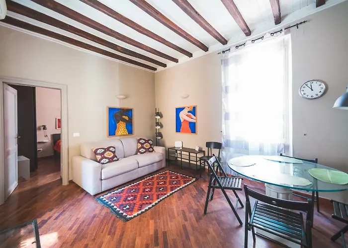 Beautiful apartament 2 minute walk from Colosseum