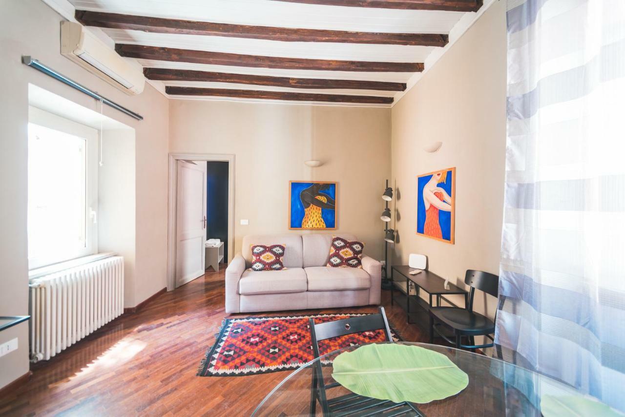 Beautiful 2 Minute Walk From Colosseum Appartement Rome